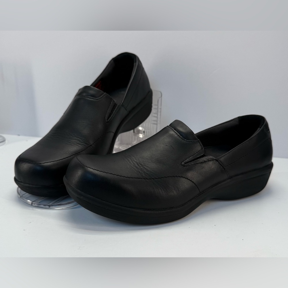 Worx by Red Wing Black Leather Slip-resistant slip-on work shoe women’s size 10